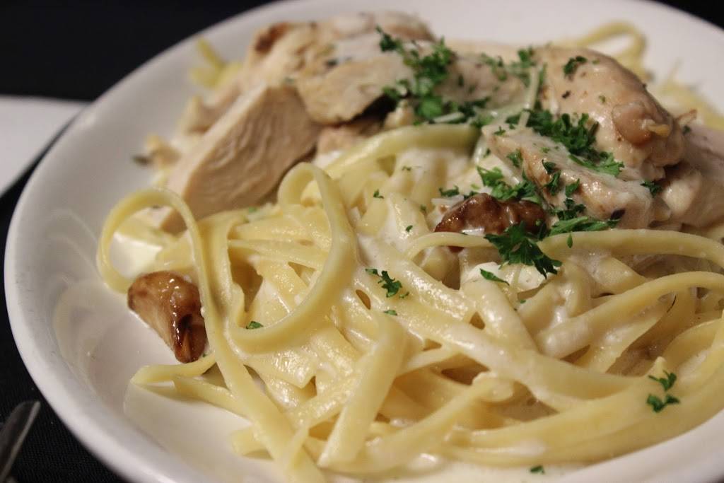 Paolos Italian Kitchen | restaurant | 809 University Dr E, College Station, TX 77840, USA | 9794852704 OR +1 979-485-2704