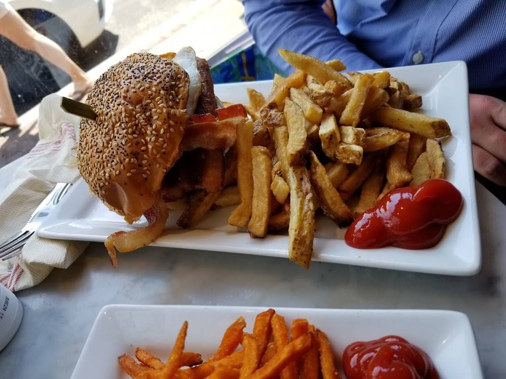 Ri Ra Georgetown | restaurant | 3125 M St NW, Washington, DC 20007, USA | 2027512111 OR +1 202-751-2111