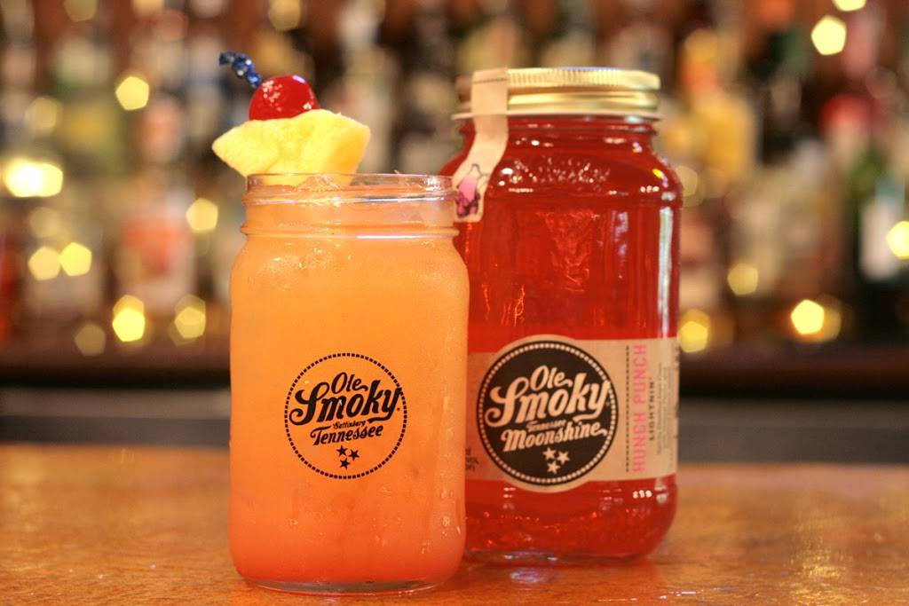 Bennetts Pit Bar-B-Que | restaurant | 714 River Rd, Gatlinburg, TN 37738, USA | 8654362400 OR +1 865-436-2400