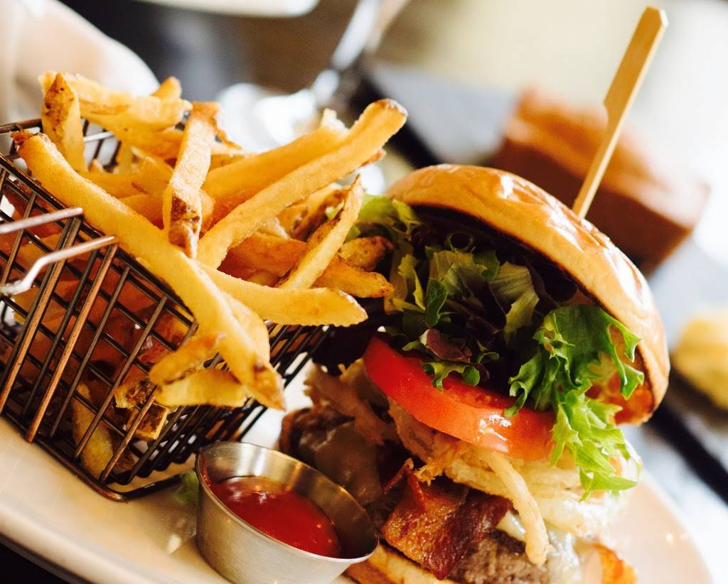 Grafton Street Restaurant & Pub | restaurant | 7380 Atlas Walk Way, Gainesville, VA 20155, USA | 5712619367 OR +1 571-261-9367