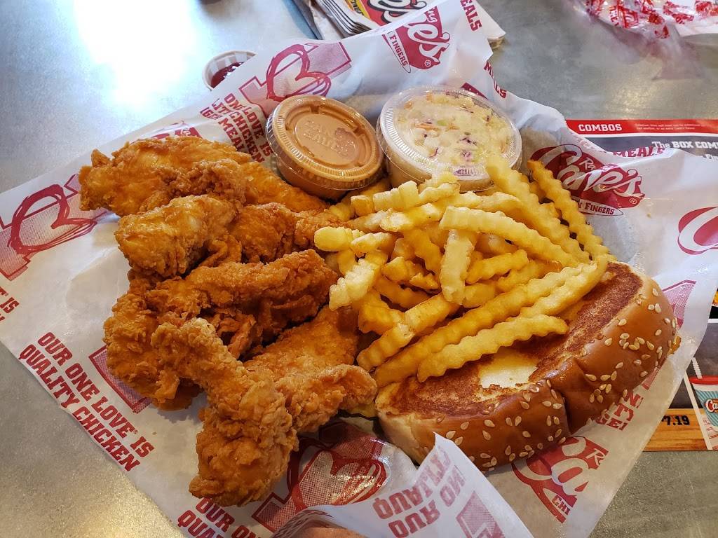 Raising Canes Chicken Fingers | meal takeaway | 60 W 63rd St, Westmont, IL 60559, USA | 6309684799 OR +1 630-968-4799