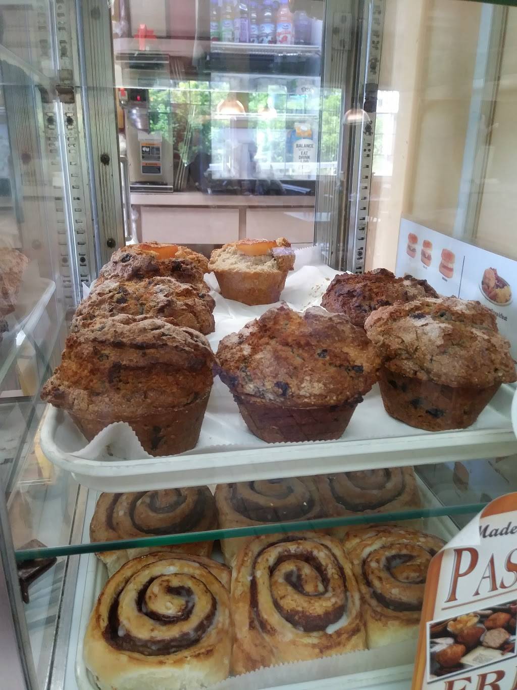 Tudors Biscuit World | restaurant | 1313 Fairlawn Ave, Dunbar, WV 25064, USA | 3047682046 OR +1 304-768-2046