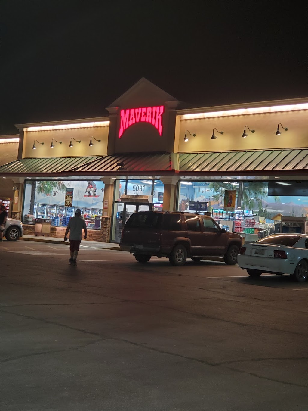 Maverik Adventures First Stop | restaurant | 5031 AZ-68, Golden Valley, AZ 86413, USA | 9285654242 OR +1 928-565-4242