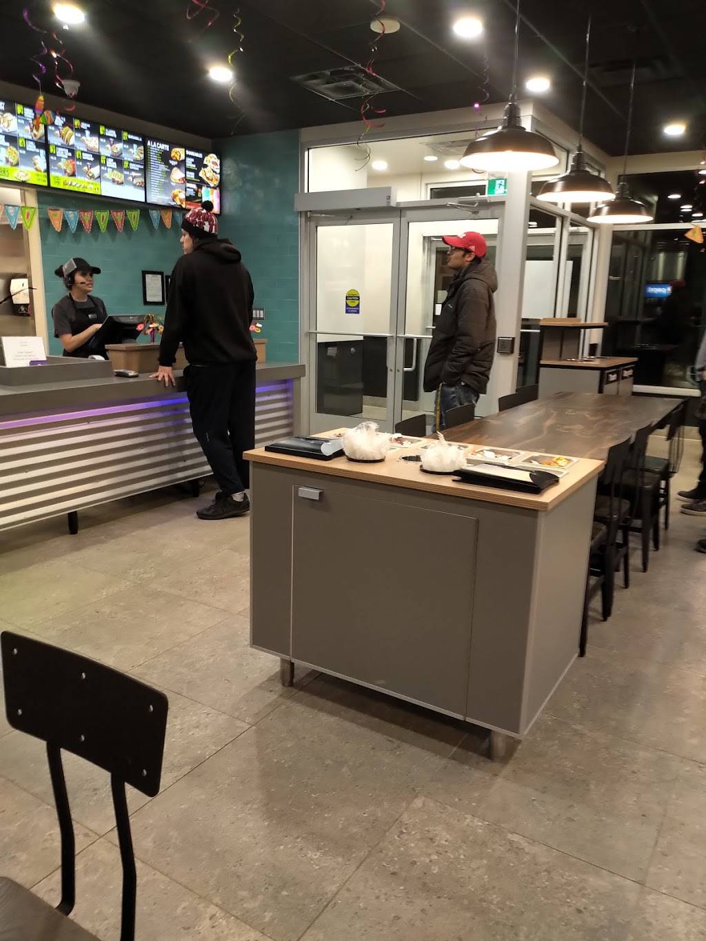 Taco Bell | meal takeaway | 2480 Homer Watson Blvd, Kitchener, ON N2P 2R5, Canada | 5198943434 OR +1 519-894-3434