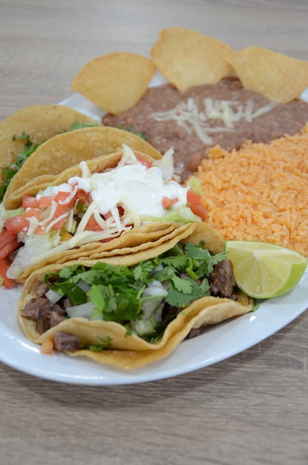La Michoacana Del Valle | restaurant | 1250 E 9th St, Lockport, IL 60441, USA | 8155244188 OR +1 815-524-4188