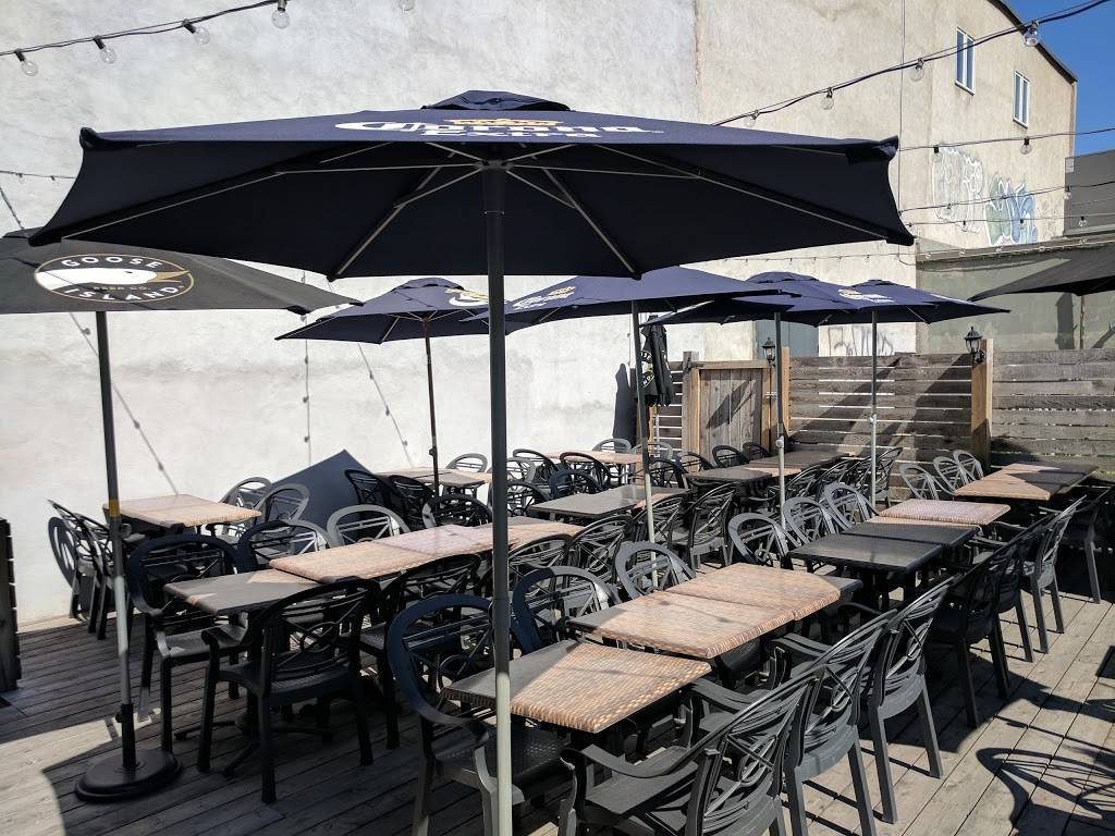 Lord William Pub | restaurant | 265 Rue des Seigneurs, Montréal, QC H3J 0B3, Canada | 5149253777 OR +1 514-925-3777