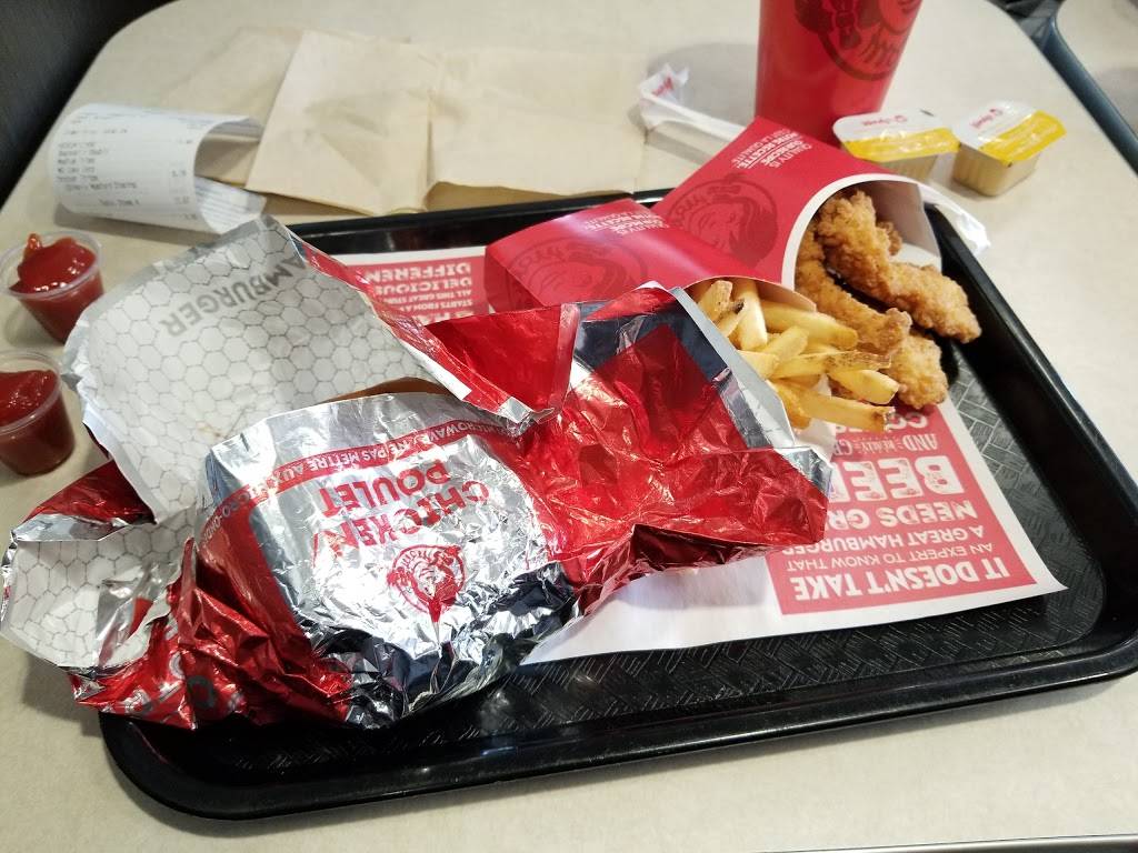 Wendys | restaurant | 535 Terminal Ave, Ottawa, ON K1G 0Z2, Canada | 6132320890 OR +1 613-232-0890