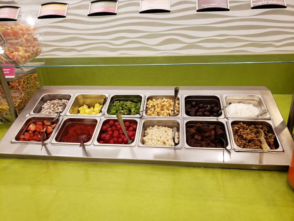 Menchies Frozen Yogurt | bakery | 4645 Casey Blvd, Williamsburg, VA 23188, USA | 7578085106 OR +1 757-808-5106