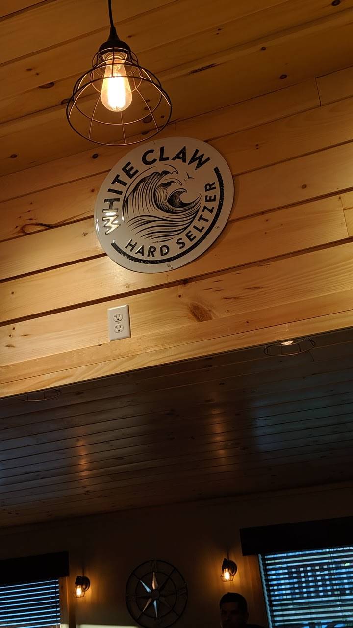 Olive’s Ti-Pi Pizzeria | restaurant | 24 Wayne Ave, Ticonderoga, NY 12883, USA | 5185035084 OR +1 518-503-5084