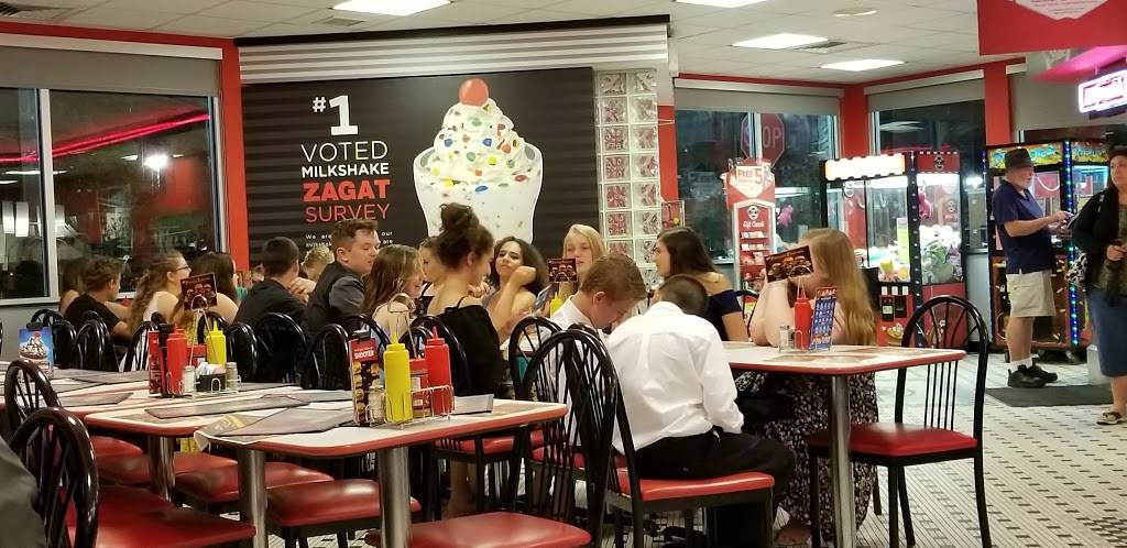 Steak n Shake | restaurant | 3046 Little Rd, Trinity, FL 34655, USA | 7273728777 OR +1 727-372-8777