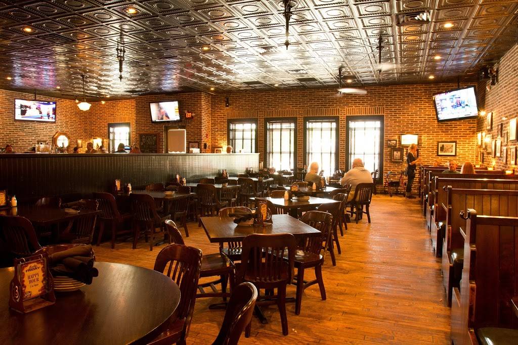 Luckys 13 Pub | restaurant | 1352 Sibley Memorial Hwy, Mendota, MN 55150, USA | 6514521311 OR +1 651-452-1311