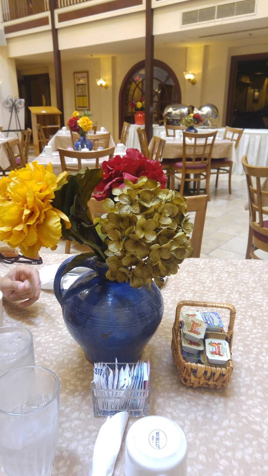 Courtyard Restaurant | restaurant | 230 S Main St, Galena, IL 61036, USA | 8157770090 OR +1 815-777-0090