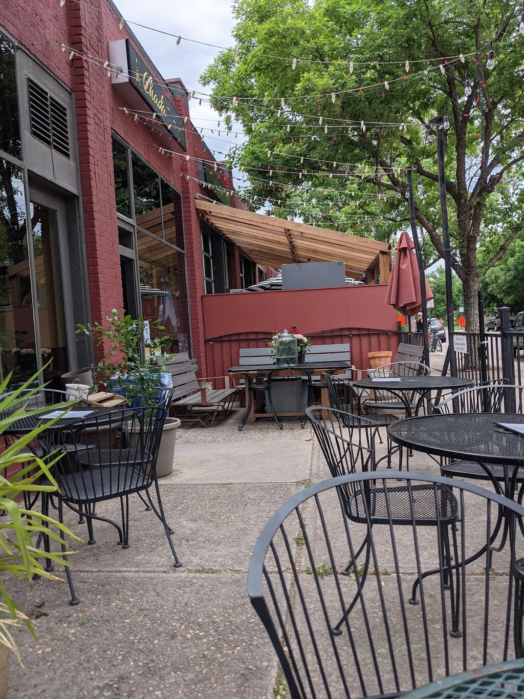 Chada Thai | restaurant | 2005 E 17th Ave, Denver, CO 80206, USA | 3033208582 OR +1 303-320-8582