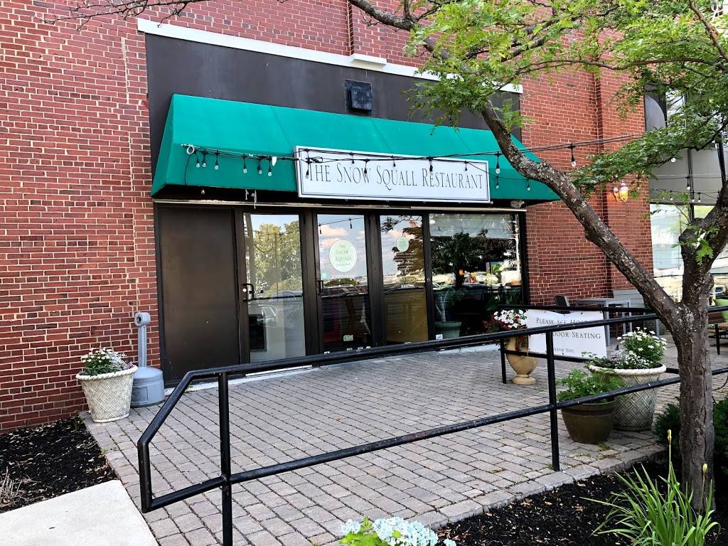 The Snow Squall Restaurant | restaurant | 18 Ocean St # 1, South Portland, ME 04106, USA | 2077990811 OR +1 207-799-0811