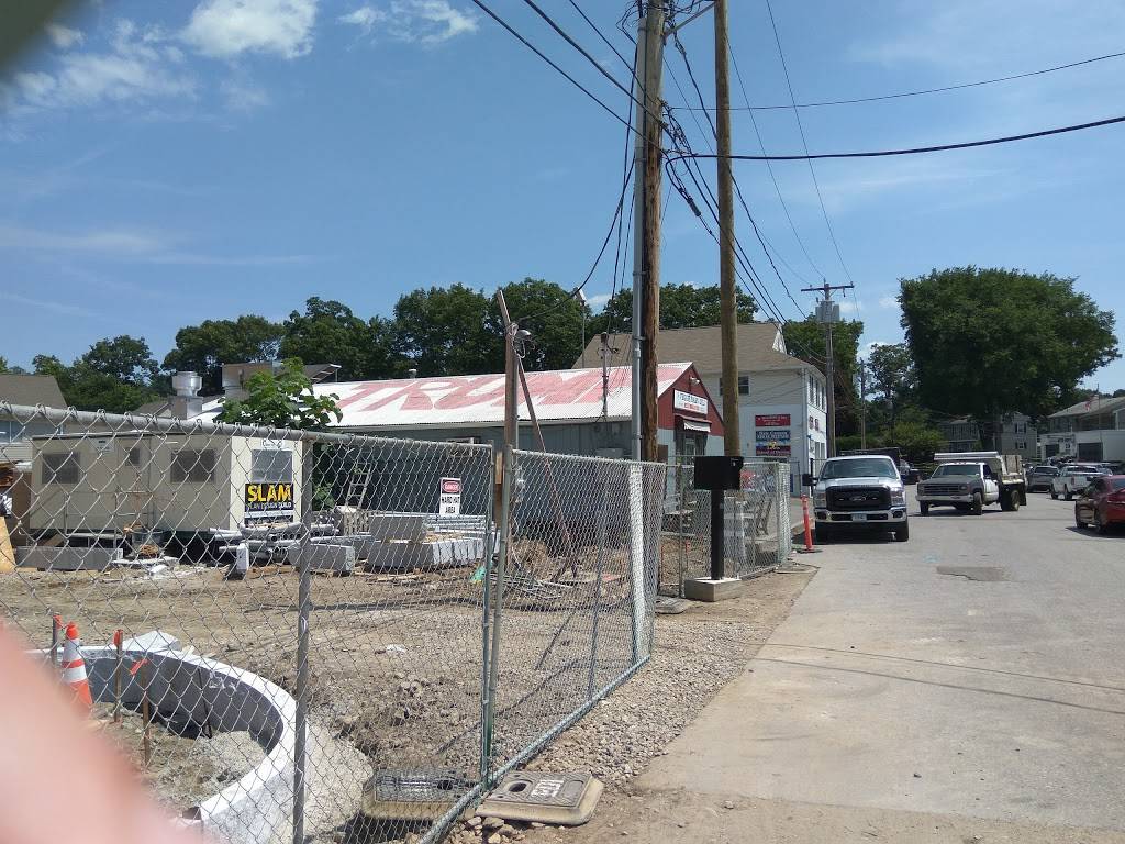 Vegetable Barn & Deli | restaurant | 22 Cross St, New Canaan, CT 06840, USA | 2039720051 OR +1 203-972-0051