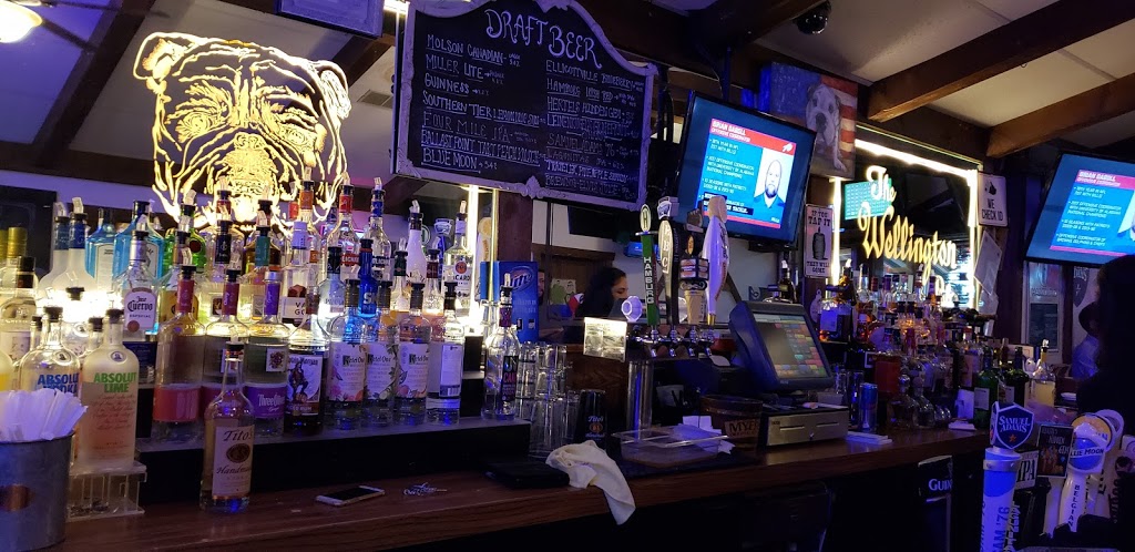 Wellington Pub | restaurant | 1541 Hertel Ave, Buffalo, NY 14216, USA | 7168339899 OR +1 716-833-9899