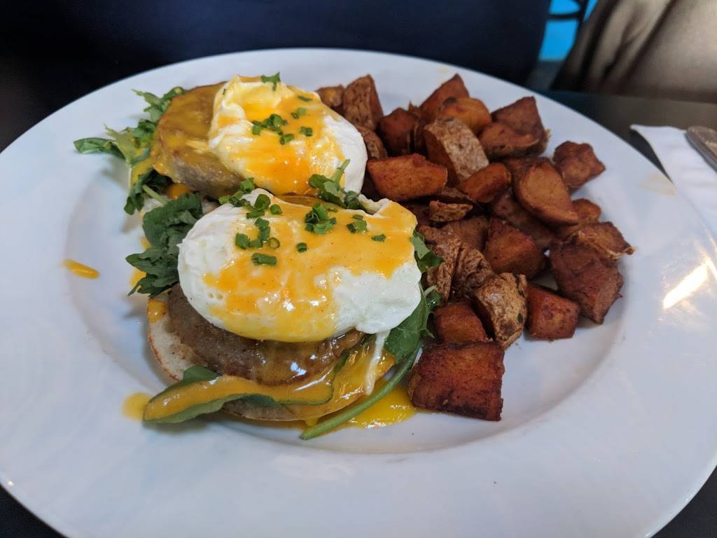 Lilys Bistro | restaurant | 329 E 5th St, Dayton, OH 45402, USA | 9377237637 OR +1 937-723-7637