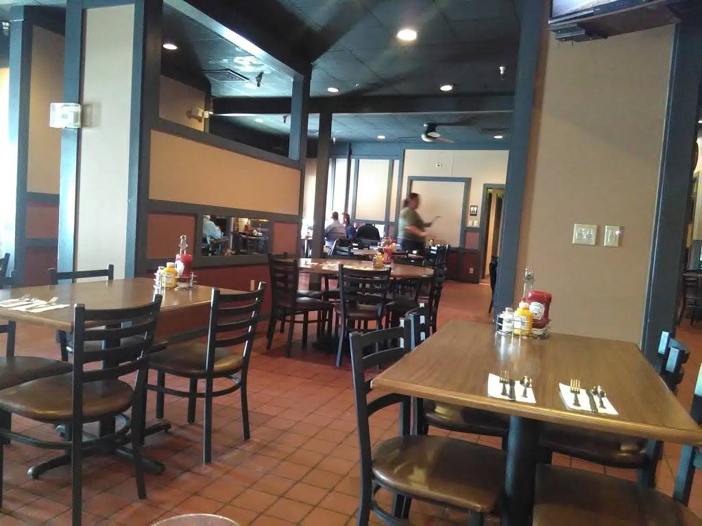 Hollys Restaurant & Pub | restaurant | 3705 Franklin St, Michigan City, IN 46360, USA | 2198795124 OR +1 219-879-5124