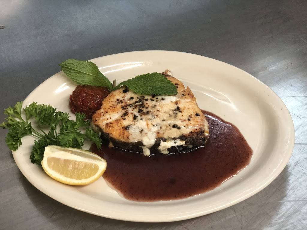 Coach & Four | restaurant | 5206 Williamson Rd, Roanoke, VA 24012, USA | 5403624220 OR +1 540-362-4220