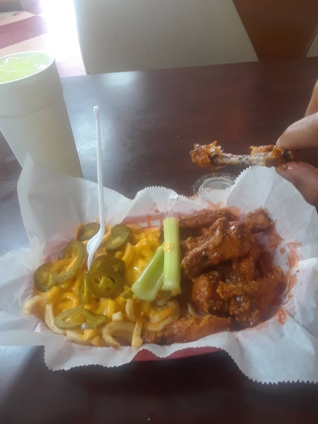 USA Wings | restaurant | 54 E Crosstimbers St C, Houston, TX 77022, USA | 7136911700 OR +1 713-691-1700