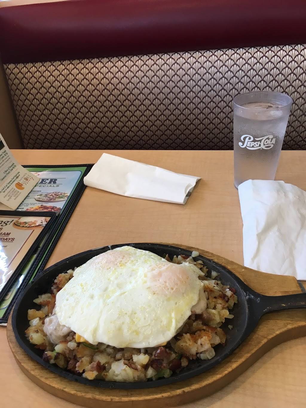 Grecian House Inc | restaurant | 1018 E Eleven Mile Rd, Royal Oak, MI 48067, USA | 2483987066 OR +1 248-398-7066