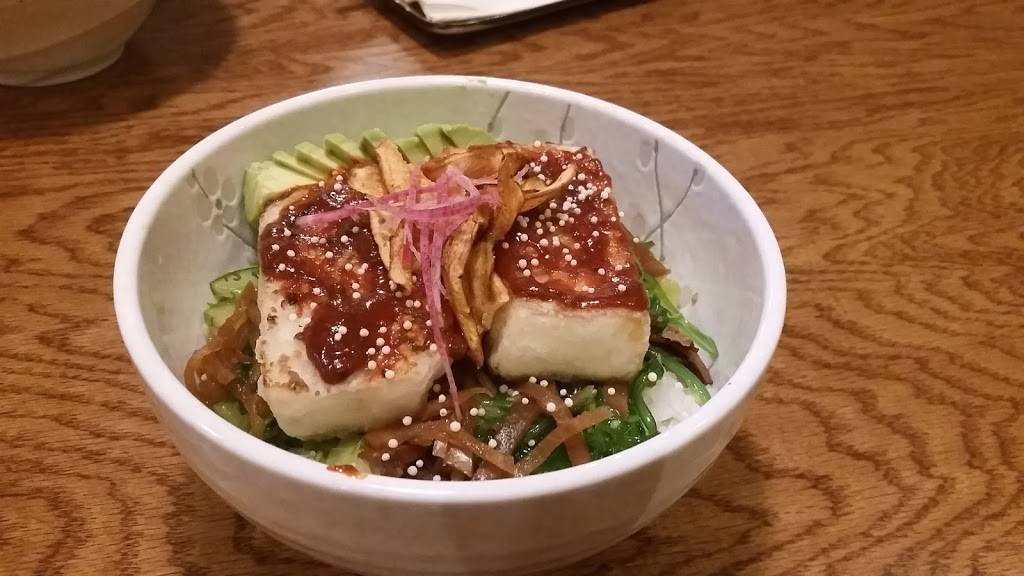 Nom Nom Japanese Kitchen | restaurant | 35 W Lancaster Ave, Paoli, PA 19301, USA | 6102322608 OR +1 610-232-2608