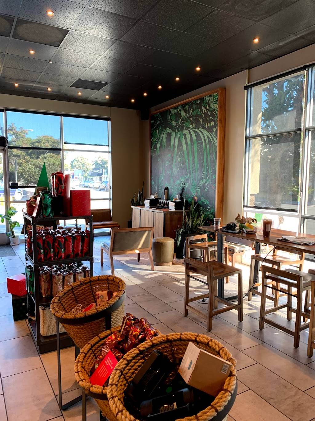 Starbucks | cafe | 2461-A Santa Monica Blvd, Santa Monica, CA 90404, USA | 3108296152 OR +1 310-829-6152