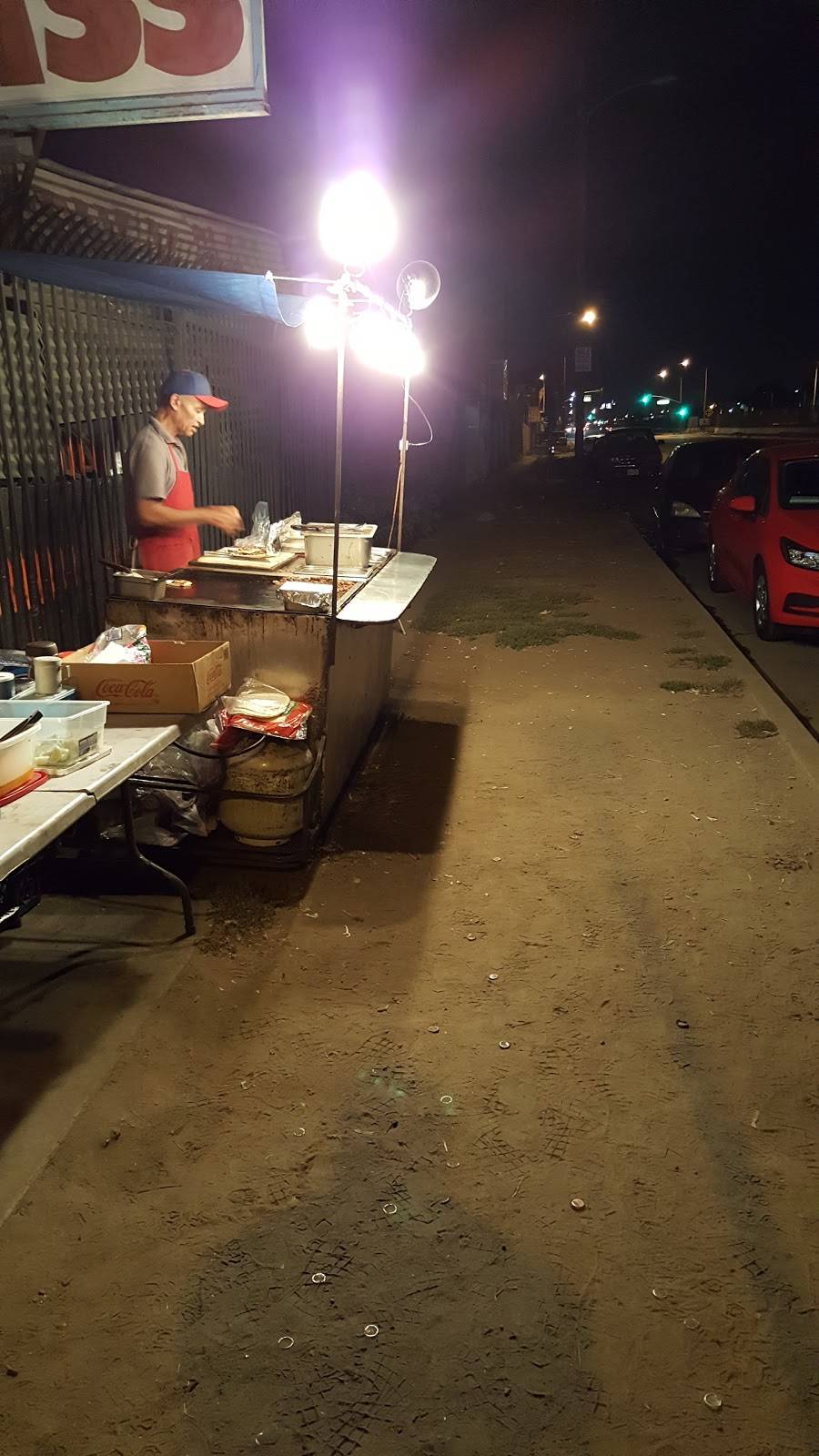 Pelonchas Tacos | restaurant | 12519 Alameda St, Compton, CA 90222, USA | 3239452386 OR +1 323-945-2386