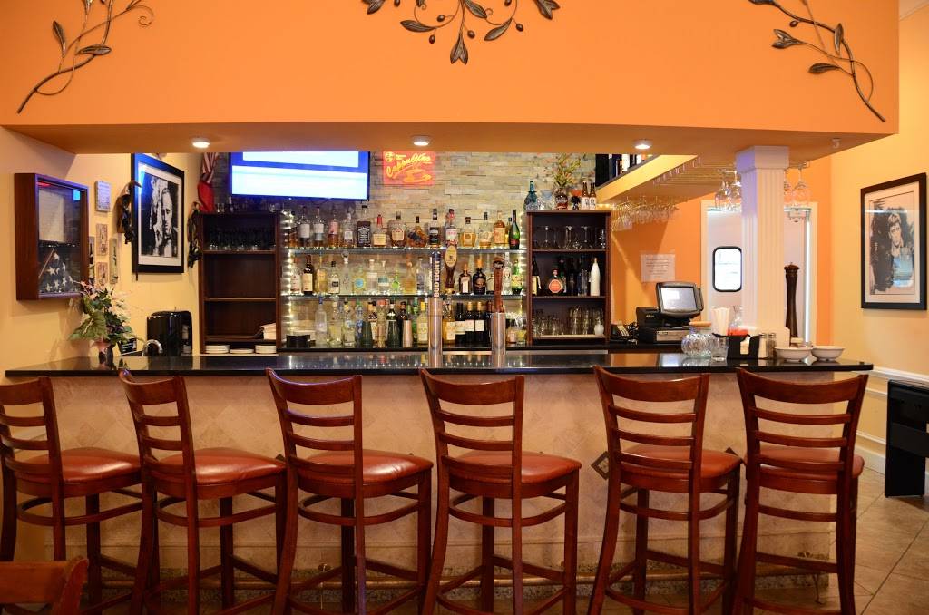 Santionis Italian Restaurant | restaurant | 3535 US-17, Fleming Island, FL 32003, USA | 9042641331 OR +1 904-264-1331