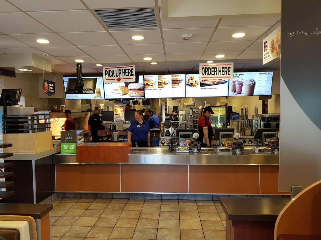 McDonalds | cafe | 6262 South 13th Street, Milwaukee, WI 53221, USA | 4147643331 OR +1 414-764-3331