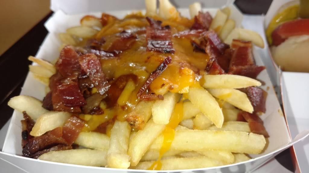 Wienerschnitzel | restaurant | 18284 Collier Ave #200, Lake Elsinore, CA 92530, USA | 9516745817 OR +1 951-674-5817