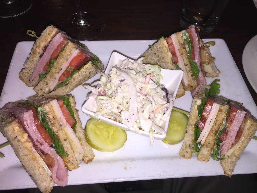 Ramparts Tavern & Grill | restaurant | 2605, 1700 Fern St, Alexandria, VA 22302, USA | 7039986616 OR +1 703-998-6616