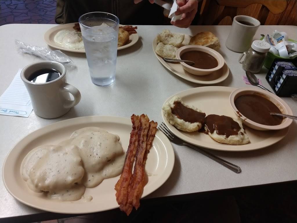 Claras Midway Cafe | restaurant | 153 N Main St, Tyronza, AR 72386, USA | 8704872090 OR +1 870-487-2090