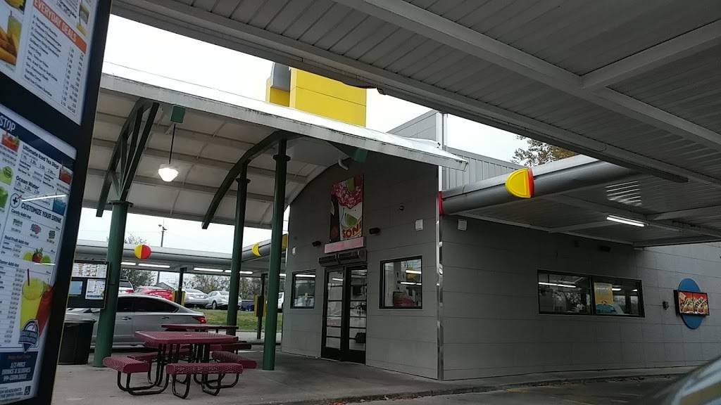 Sonic Drive-In | restaurant | 2312 Dickerson Pike, Nashville, TN 37207, USA | 6152263920 OR +1 615-226-3920