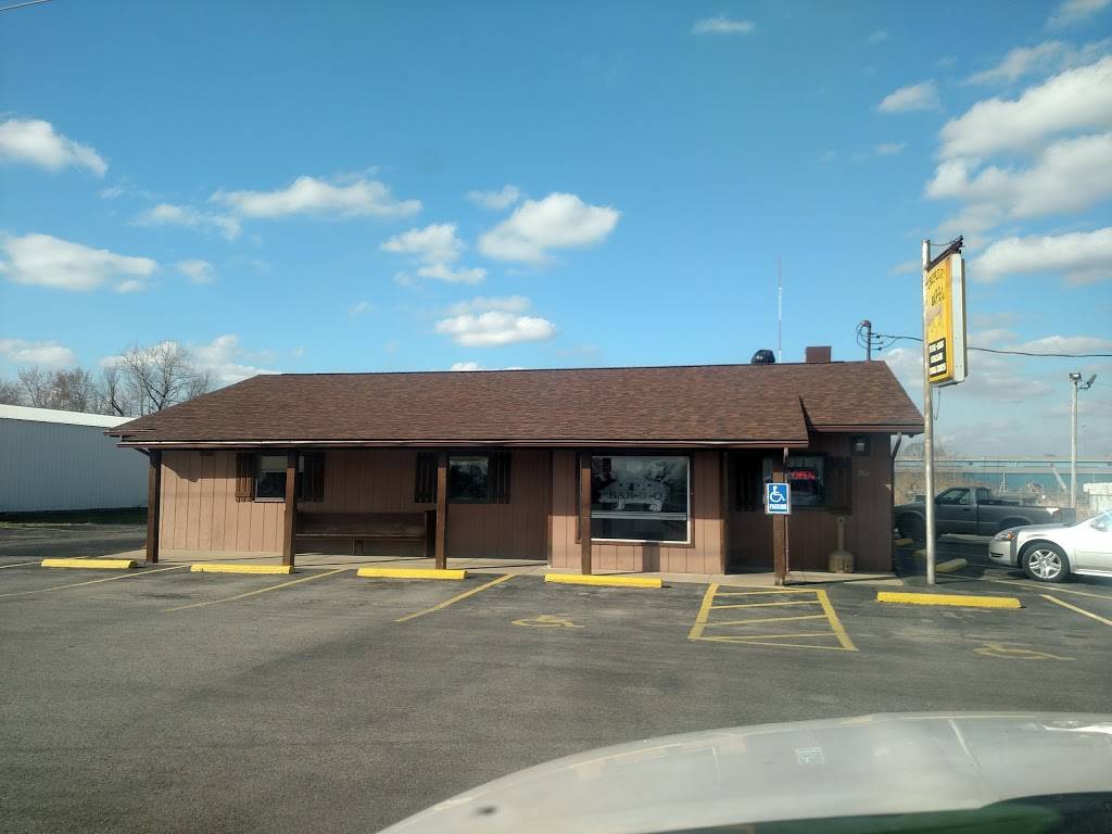 Triple E BBQ North 37 | restaurant | 706 Robinson Dr, Marion, IL 62959, USA | 6189975559 OR +1 618-997-5559