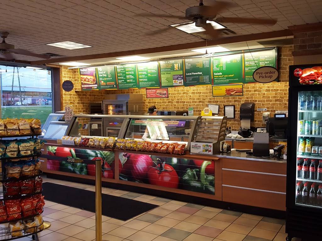 Subway | restaurant | 1211 N Court St, Circleville, OH 43113, USA | 7404974687 OR +1 740-497-4687