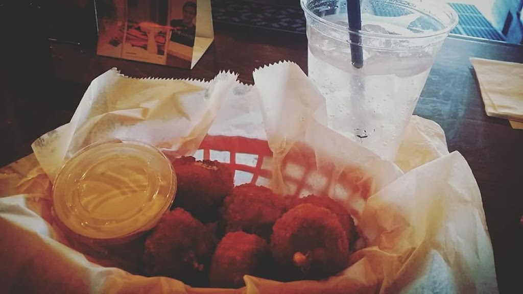 The Bad Apple Saloon | restaurant | 3436 Ryan St, Lake Charles, LA 70605, USA | 3374742294 OR +1 337-474-2294