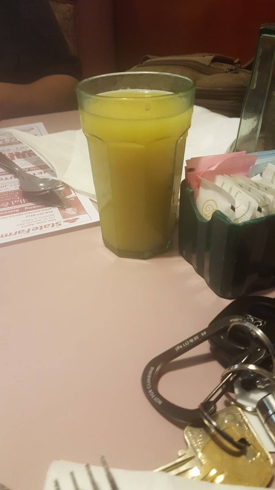 Eagles Nest Family Restaurant | restaurant | 117 E Bethalto Dr, Bethalto, IL 62010, USA | 6183770697 OR +1 618-377-0697