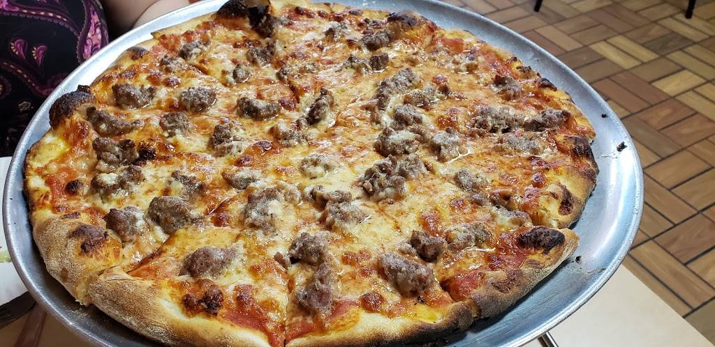 Zuppardis Apizza | restaurant | 179 Union Ave, West Haven, CT 06516, USA | 2039341949 OR +1 203-934-1949