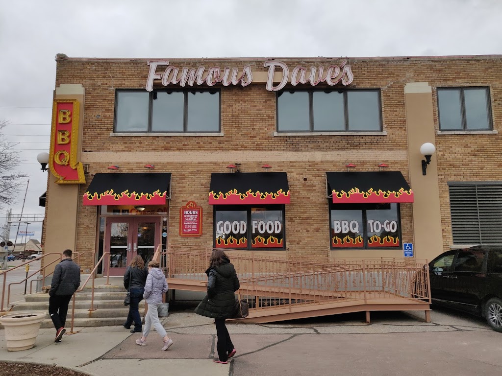 Famous Daves Bar-B-Que | meal takeaway | 201 Pierce St, Sioux City, IA 51101, USA | 7122778800 OR +1 712-277-8800
