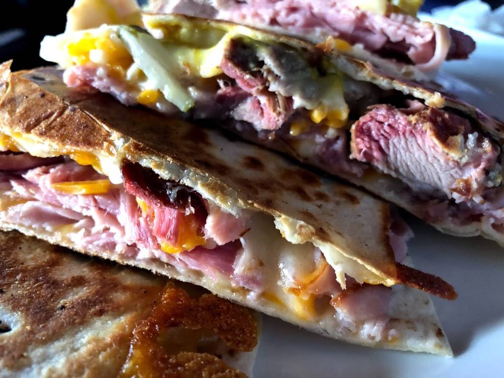 Troys | restaurant | 1650 E Randol Mill Rd STE 100, Arlington, TX 76011, USA | 8177691551 OR +1 817-769-1551