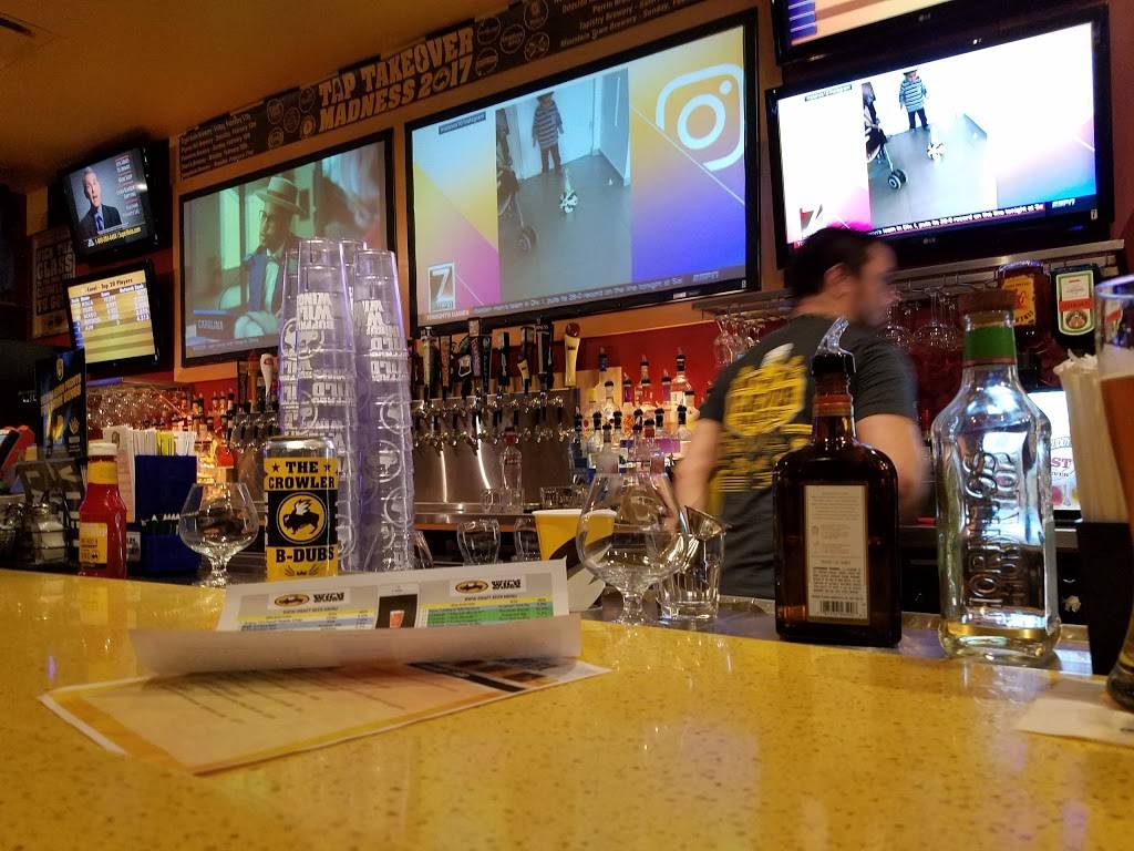 Buffalo Wild Wings | restaurant | 2720 44th St SW, Wyoming, MI 49519, USA | 6162619464 OR +1 616-261-9464