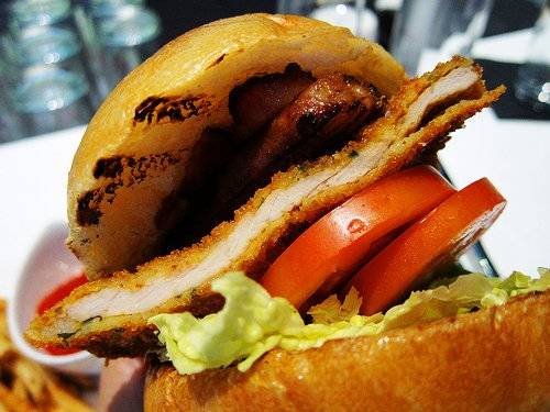 Fionn MacCools | restaurant | 11 Ray Lawson Blvd, Brampton, ON L6Y 5L8, Canada | 9054569145 OR +1 905-456-9145