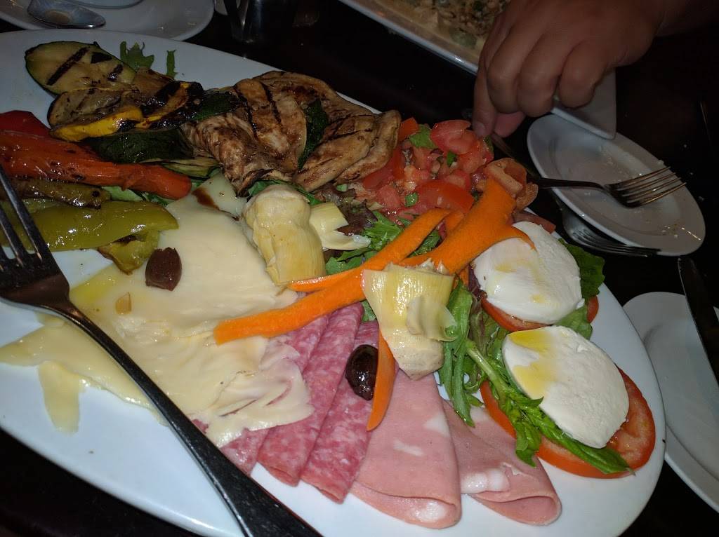 Twin Peaks | shopping mall | 14721-14905 Pomerado Rd, Poway, CA 92064, USA | 8588474600 OR +1 858-847-4600