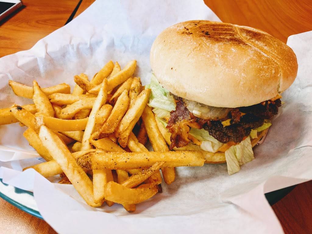 Cheesesteak House | restaurant | 2015 W Davis St, Dallas, TX 75208, USA | 4699414389 OR +1 469-941-4389