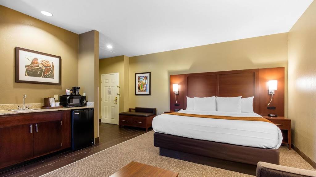 Comfort Inn Memphis Downtown | restaurant | 100 N Front St, Memphis, TN 38103, USA | 9015260583 OR +1 901-526-0583