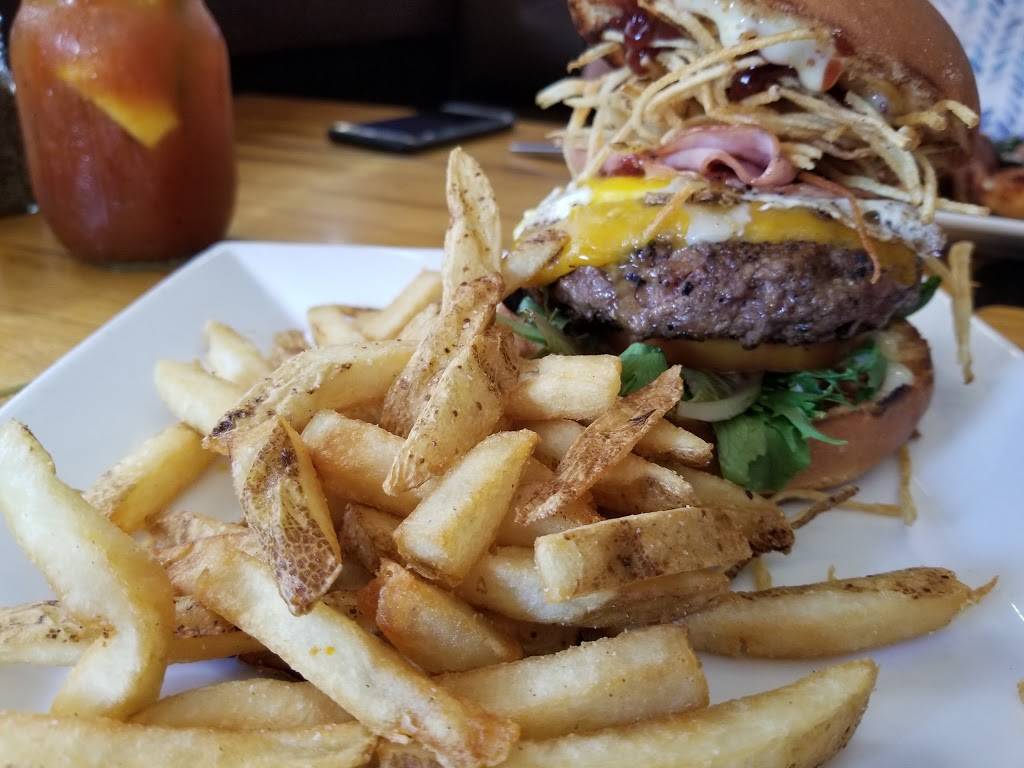 The Crooked Spoon Gastropub | restaurant | 200 Citrus Tower Blvd, Clermont, FL 34711, USA | 3524047808 OR +1 352-404-7808