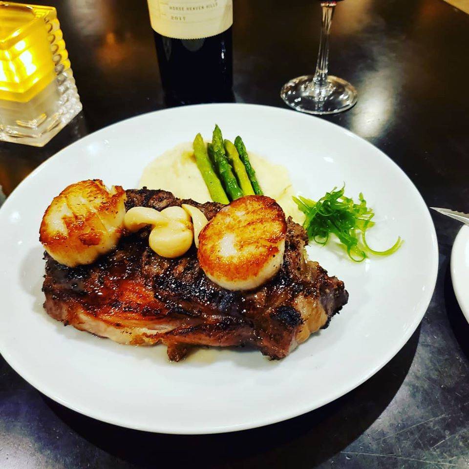 Waters Bar & Grille | restaurant | 7900 NE 82nd Ave, Portland, OR 97220, USA | 5034937761 OR +1 503-493-7761