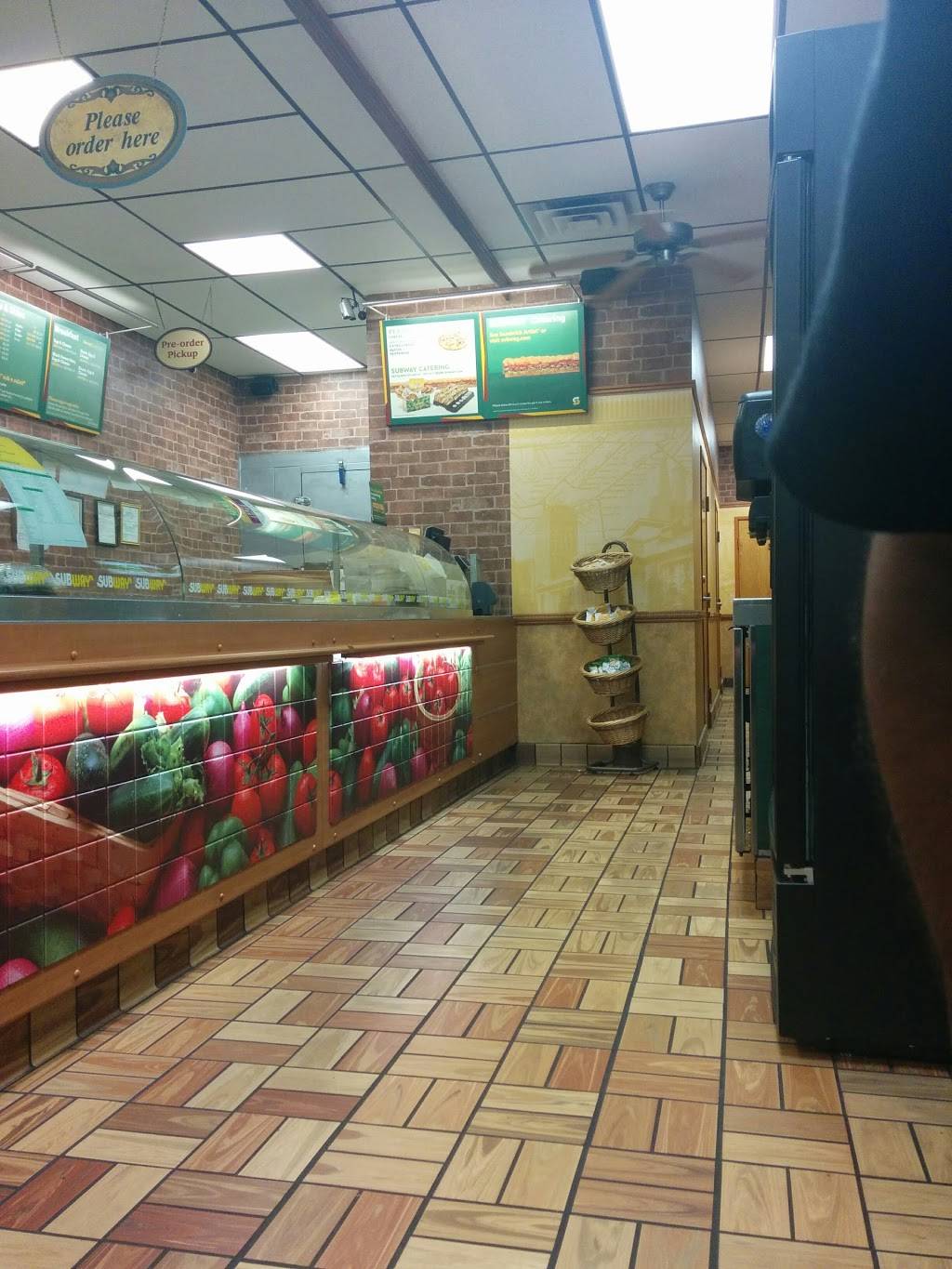 Subway | restaurant | 1606 S Cherry Ln, Fort Worth, TX 76108, USA | 8173673736 OR +1 817-367-3736