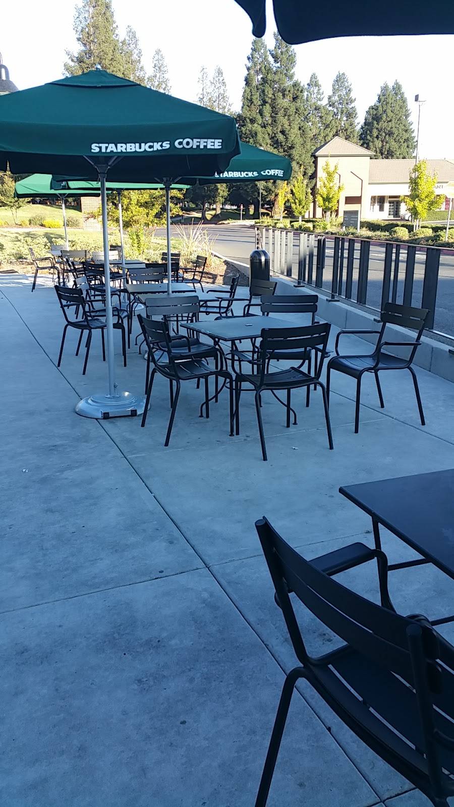 Starbucks | cafe | 390 Nut Tree Road KI 01, Vacaville, CA 95687, USA | 7074496474 OR +1 707-449-6474